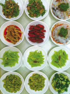 企业好不好，关键看食堂？现代年轻女员工向往哪种食堂？