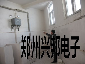 沟槽式厕所节水器在郑州二七区长江东路小学安装现场
